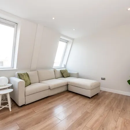 Apartment Cosy Stylish In Pass The Keys