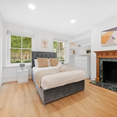 2 Bed Piccadilly 3 Lägenhet London