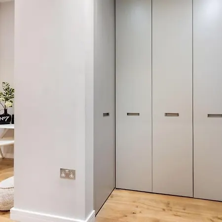 Three Bedroom, Leicester Square Duplex Holiday home *