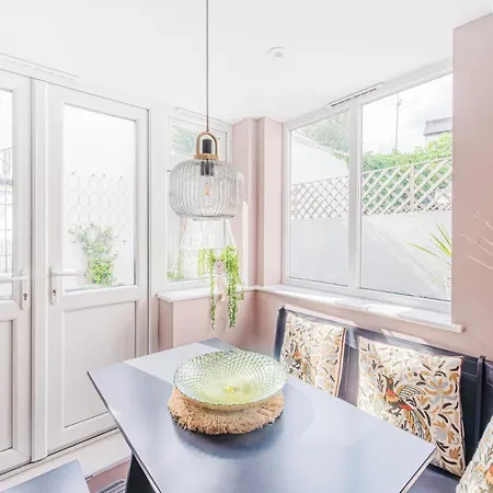 Apartment Clapham Calm 2 Bedroom Flat With Garden London