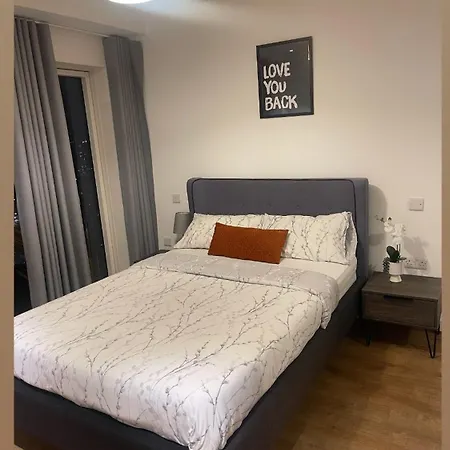 A Charming 2 Bedroom Flat *