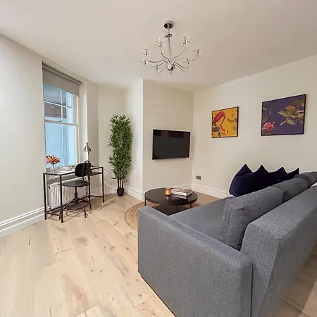 Apartment The Perfect Escape For Your Next Vacation London