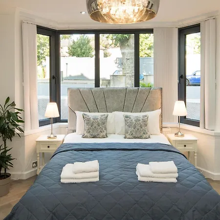 Luxury Pool House With Free Parking - Unico Residences Holiday home