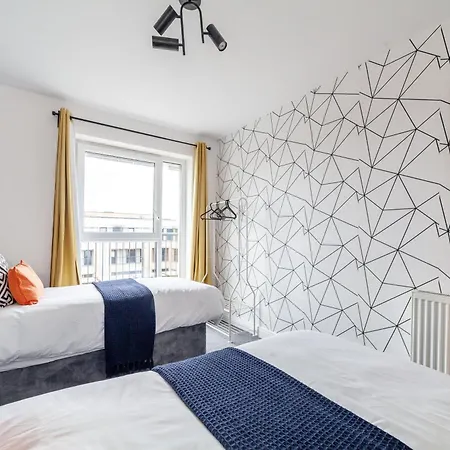 Apartment Top-rated Penthouse - King Size Bed & Free Parking Romford