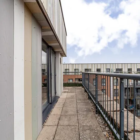 Apartment Top-rated Penthouse - King Size Bed & Free Parking *