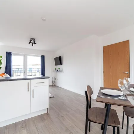 Top-rated Penthouse - King Size Bed & Free Parking *