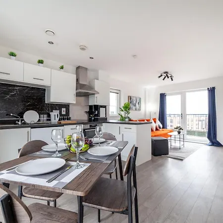 Apartment Top-rated Penthouse - King Size Bed & Free Parking *