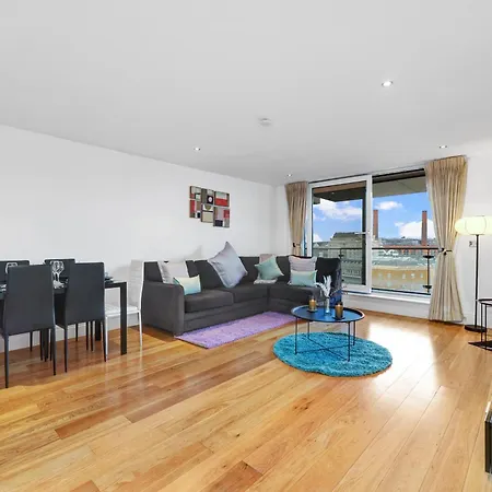 Sleeps 8, Parking, River Views, Chelsea 3 Bdr