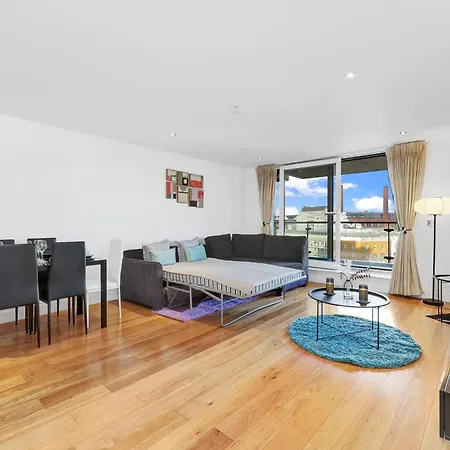 Sleeps 8, Parking, River Views, Chelsea 3 Bdr