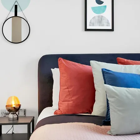 Sleeps 8, Parking, River Views, Chelsea 3 Bdr
