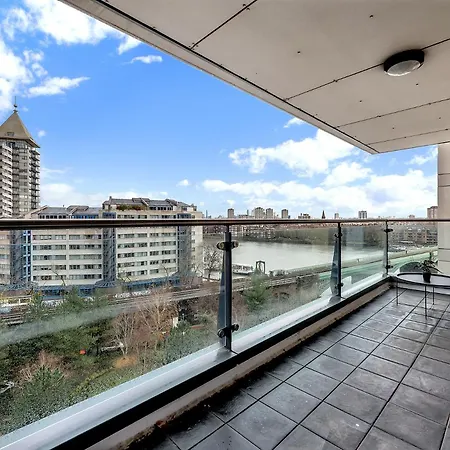Sleeps 8, Parking, River Views, Chelsea 3 Bdr Apartment London