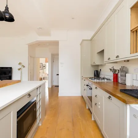 The Philbeach Gardens Place - Lovely 5bdr Flat With Terrace Apartment *