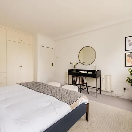 The Philbeach Gardens Place - Lovely 5bdr Flat With Terrace Apartment London