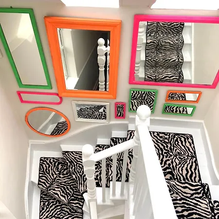 Fabulous West Apartment *