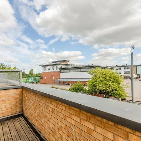 Peaceful 4br With Garden& Parking In Walthamstow Holiday home London