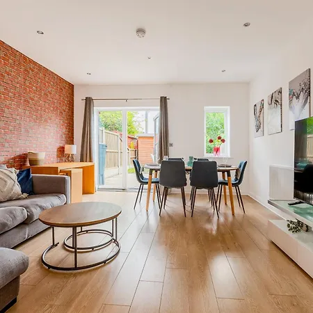 Holiday home Peaceful 4br With Garden& Parking In Walthamstow London