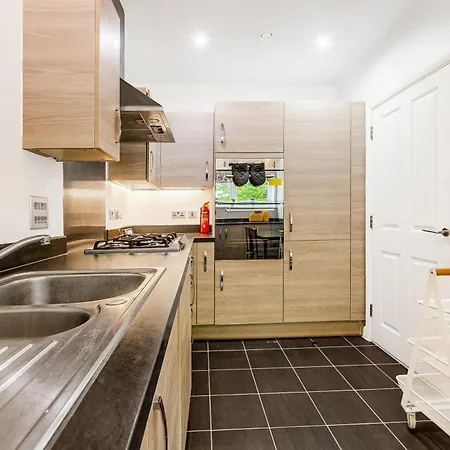 Peaceful 4br With Garden& Parking In Walthamstow Holiday home
