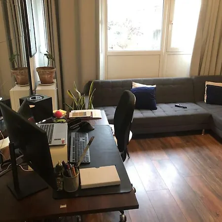 Modern 1 Bedroom Near Camden Apartment