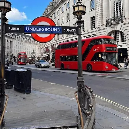 Premium In Piccadilly * Londres