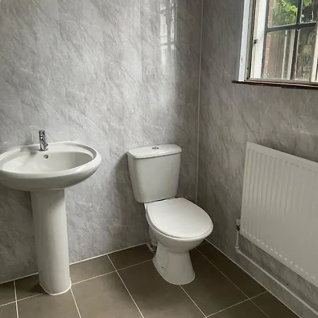 Ustay Fulham Apartment