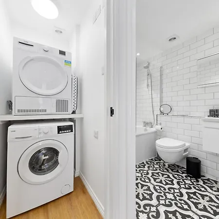 Luxurious 2br Flat, Free Parking, North London