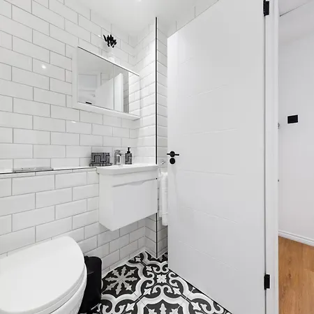 Apartment Luxurious 2br Flat, Free Parking, North London *