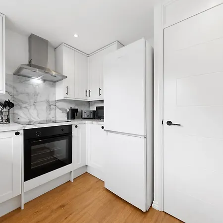 Luxurious 2br Flat, Free Parking, North London Finchley