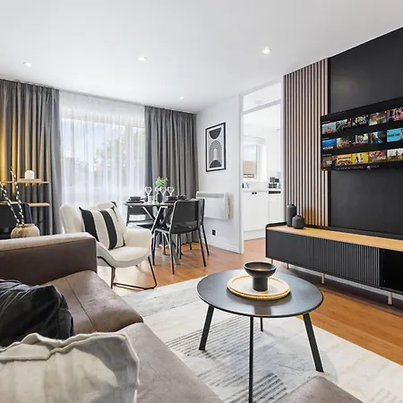 Luxurious 2br Flat, Free Parking, North London Finchley