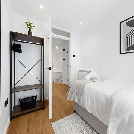 Luxurious 2br Flat, Free Parking, North London * Finchley