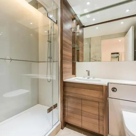 Stylish 3 Bed Gem In 公寓
