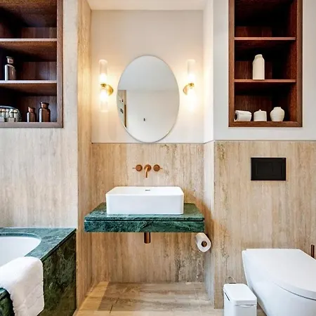 Two Bed Duplex In Covent Garden London