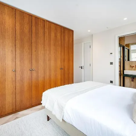 Two Bed Duplex In Covent Garden * London