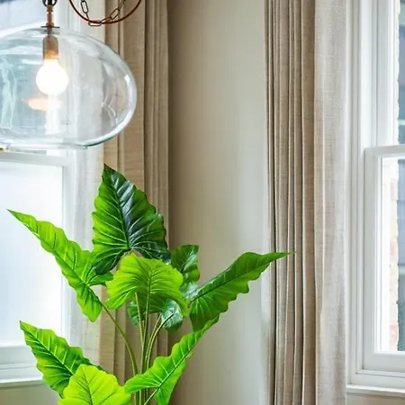 Two Bed Duplex In Covent Garden Apartment *