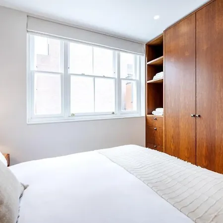 Two Bed Duplex In Covent Garden Apartment