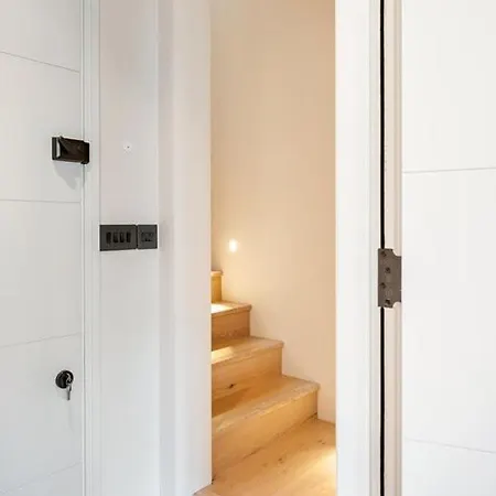 Two Bed Duplex In Covent Garden Apartment