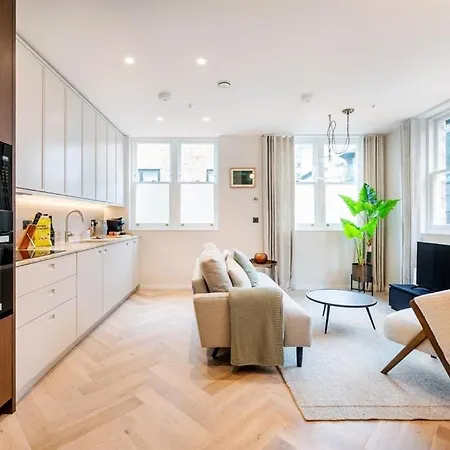 Two Bed Duplex In Covent Garden