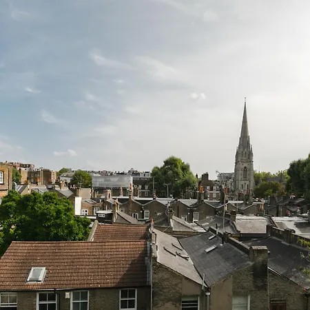 Apartment In The Heart Of High Street Kensington