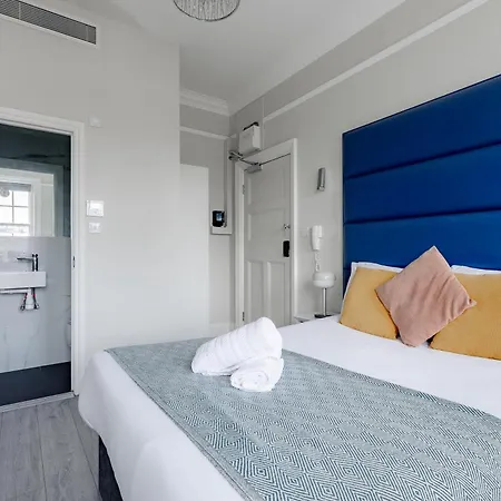 In The Heart Of High Street Kensington Apartment *
