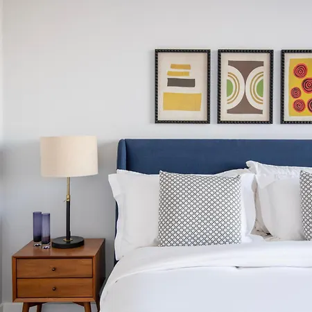 Luxurious 3 Double Bedroom Mayfair Apartment *