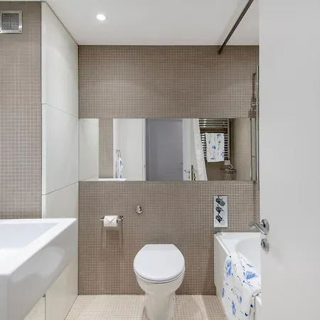 Luxurious 3 Double Bedroom Mayfair London