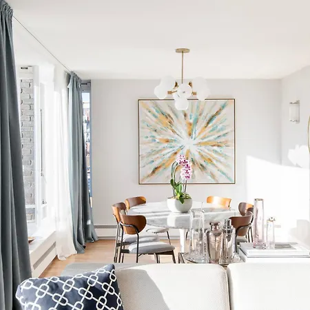 Luxurious 3 Double Bedroom Mayfair Apartment *