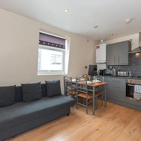 Lovely 3 Bed In The City Of *
