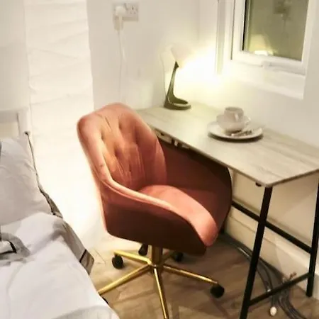 Apartment Picturesque - Own Entry - Professional *