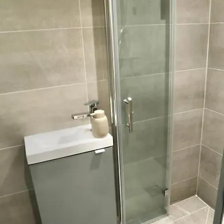 Picturesque - Own Entry - Professional Apartment Hendon