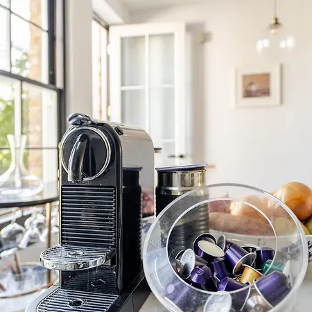 Delightful Notting Hill 2 Bed House With Garden Hébergement de vacances *