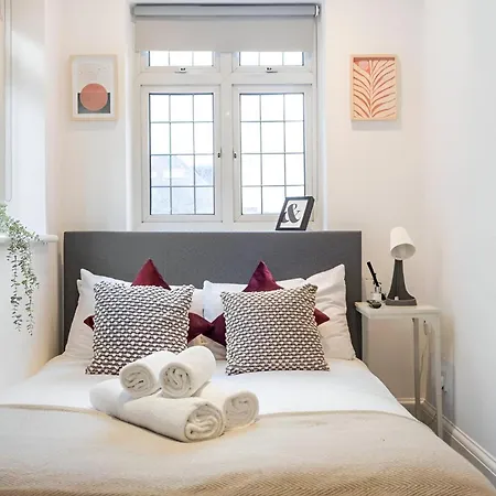 Sleek Loft Living Minimalist Urban Escape London