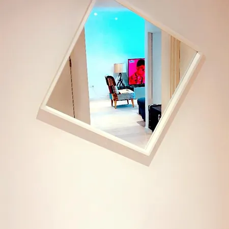 Luxe 2 Bedroom And Sofa Bed - Up To 6 Guests Apartment London