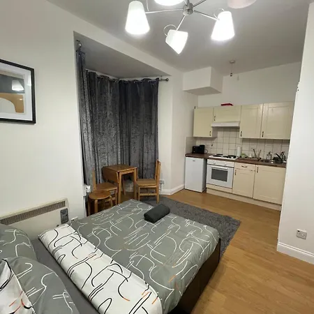 Chic Urban Retreat Apartament Londyn
