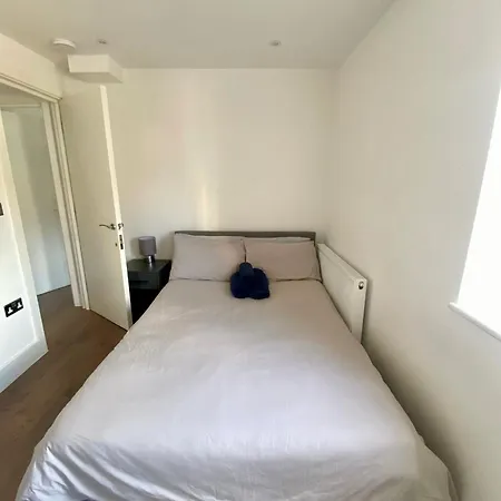 Batterseaflat Sleeps6 Refurbished Tv London