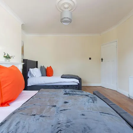 Holiday home Stunning 5 Bedroom House -